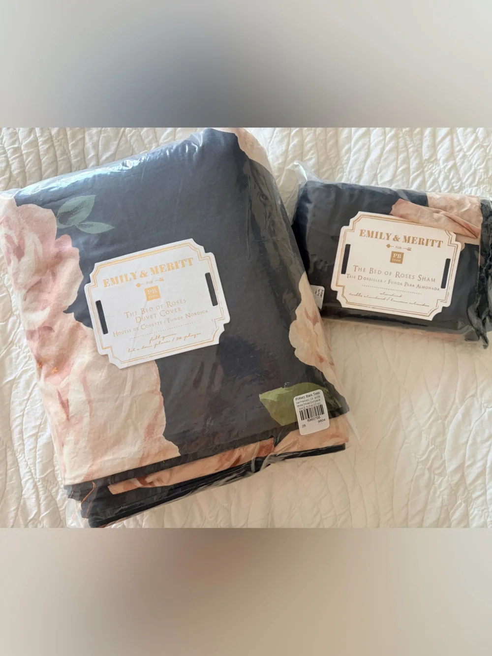 Bed of Roses Duvet Cover - Dark Gray